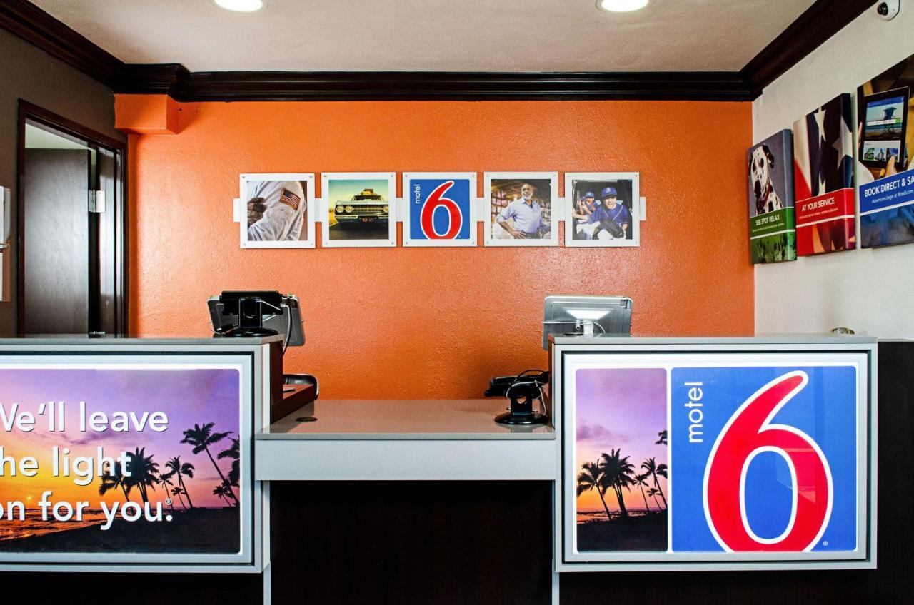 Motel 6-Modesto, Ca - Downtown Exteriör bild
