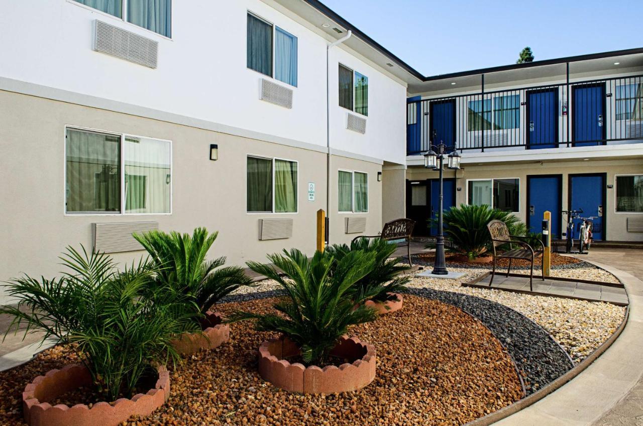 Motel 6-Modesto, Ca - Downtown Exteriör bild
