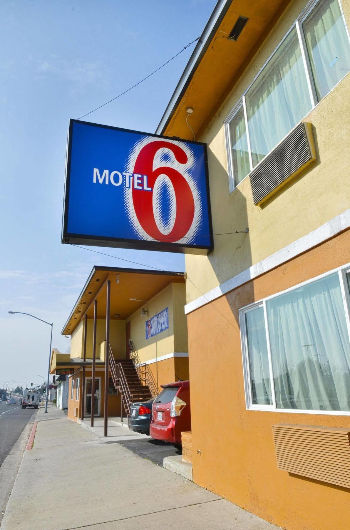 Motel 6-Modesto, Ca - Downtown Exteriör bild