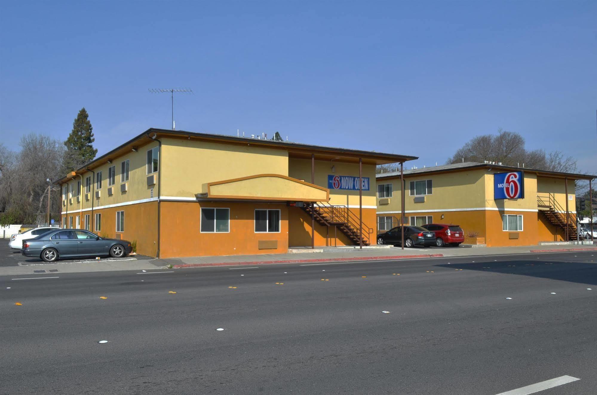 Motel 6-Modesto, Ca - Downtown Exteriör bild